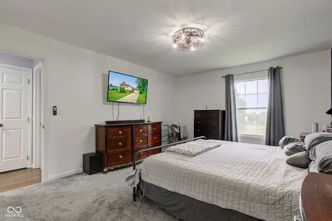1925 E Woodside Village Drive Connersville IN 47331
