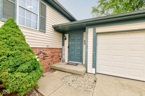 1925 E Woodside Village Drive Connersville IN 47331