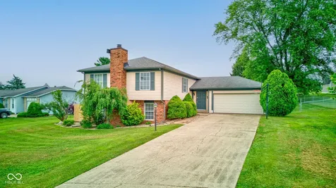 1925 E Woodside Village Drive Connersville IN 47331