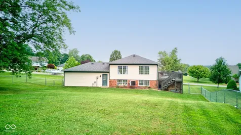 1925 E Woodside Village Drive Connersville IN 47331