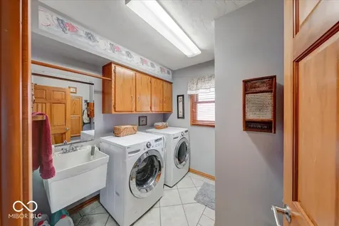 591 Leah Way Greenwood IN 46142