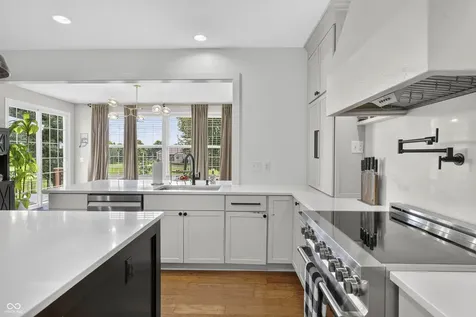 13082 Knights Way Fishers IN 46037