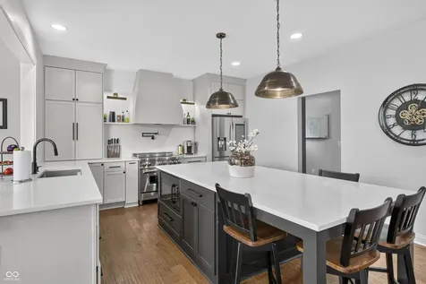 13082 Knights Way Fishers IN 46037