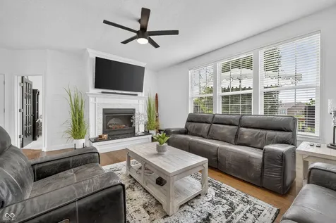 13082 Knights Way Fishers IN 46037