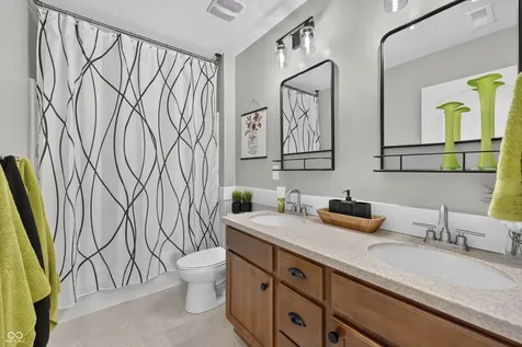 13082 Knights Way Fishers IN 46037