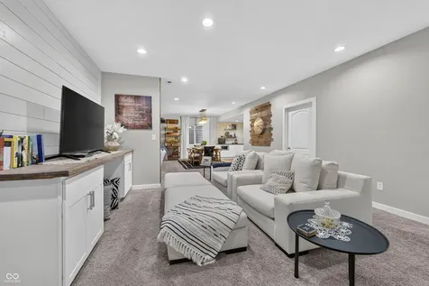 13082 Knights Way Fishers IN 46037