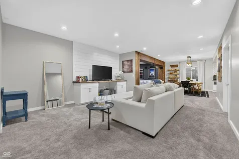 13082 Knights Way Fishers IN 46037