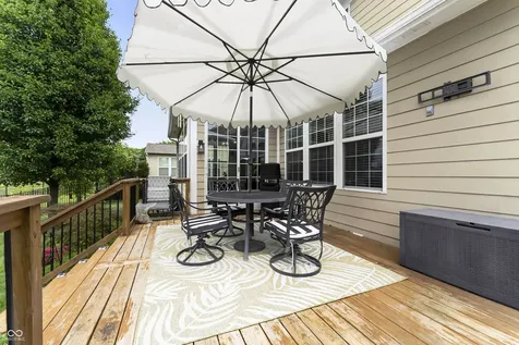 13082 Knights Way Fishers IN 46037