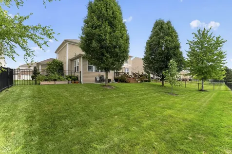 13082 Knights Way Fishers IN 46037