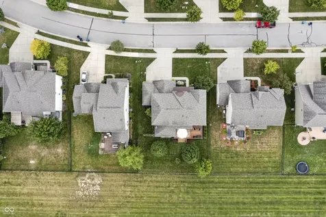 13082 Knights Way Fishers IN 46037
