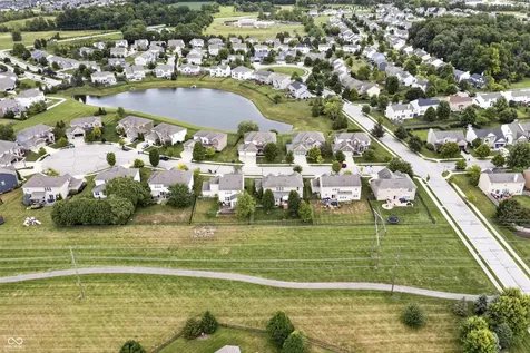 13082 Knights Way Fishers IN 46037