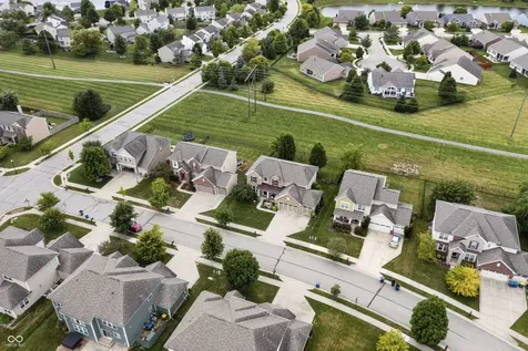 13082 Knights Way Fishers IN 46037
