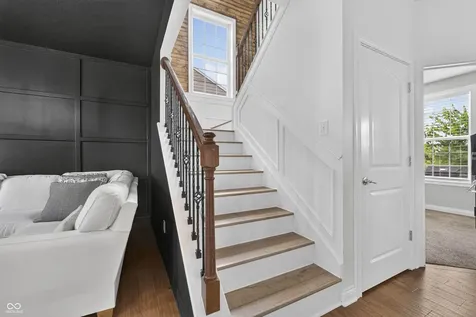 13082 Knights Way Fishers IN 46037
