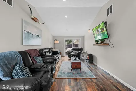 6215 S 275 E Lebanon IN 46052