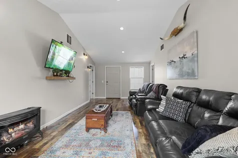 6215 S 275 E Lebanon IN 46052