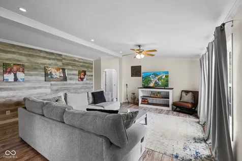 6215 S 275 E Lebanon IN 46052