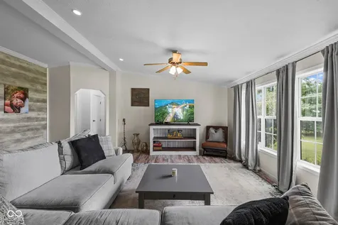 6215 S 275 E Lebanon IN 46052