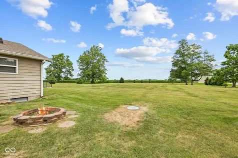 6215 S 275 E Lebanon IN 46052