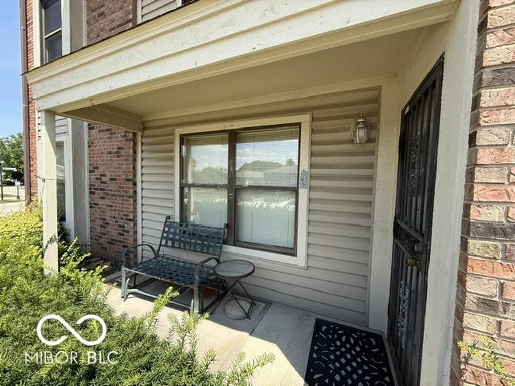 1763 Wellesley Lane Indianapolis IN 46219