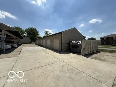 1763 Wellesley Lane Indianapolis IN 46219