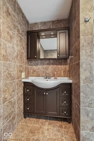 217 Woodhill Drive Indianapolis IN 46227
