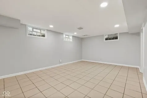 217 Woodhill Drive Indianapolis IN 46227