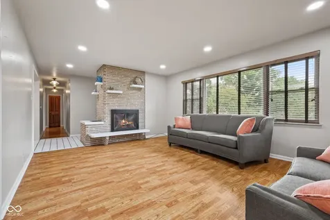 217 Woodhill Drive Indianapolis IN 46227