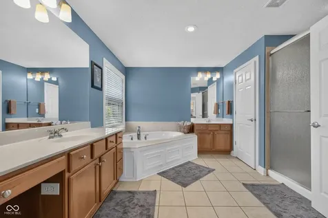 13272 Talon Crest Drive Fishers IN 46037