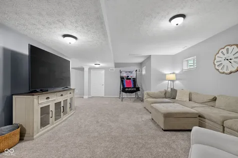 13272 Talon Crest Drive Fishers IN 46037