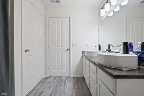 1194 Cavendish Drive Carmel IN 46032