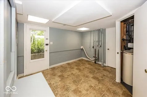 9317 Sherwood Lane Indianapolis IN 46240