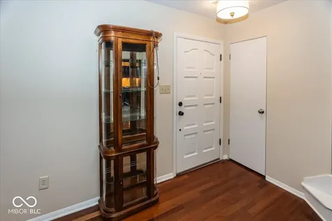 9317 Sherwood Lane Indianapolis IN 46240