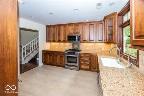9317 Sherwood Lane Indianapolis IN 46240