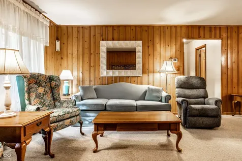 1859 Marian Drive Indianapolis IN 46240