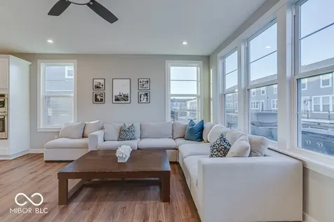 7291 Bayview Run Mccordsville IN 46055