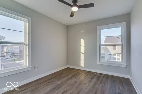 7291 Bayview Run Mccordsville IN 46055