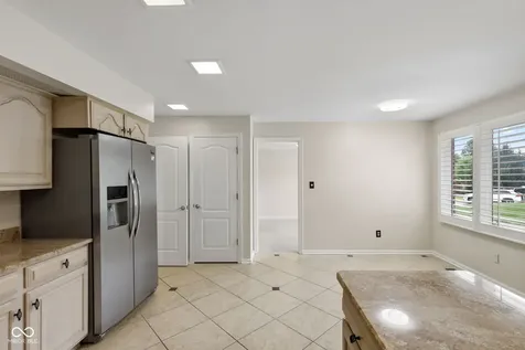 8616 Cricket Tree Lane Indianapolis IN 46260