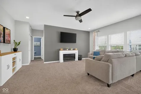 4221 Blue Note Drive Indianapolis IN 46239