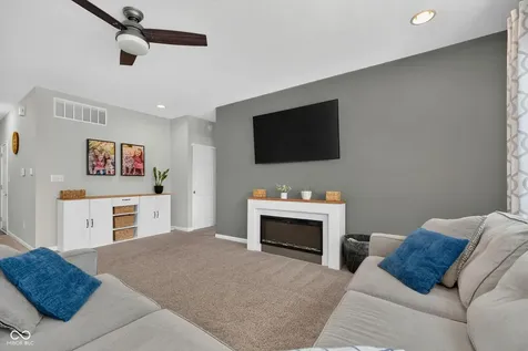 4221 Blue Note Drive Indianapolis IN 46239
