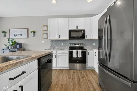 4221 Blue Note Drive Indianapolis IN 46239