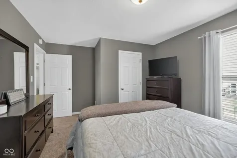 4221 Blue Note Drive Indianapolis IN 46239