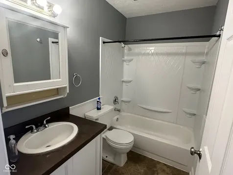 7890 Benjamin Drive Indianapolis IN 46226