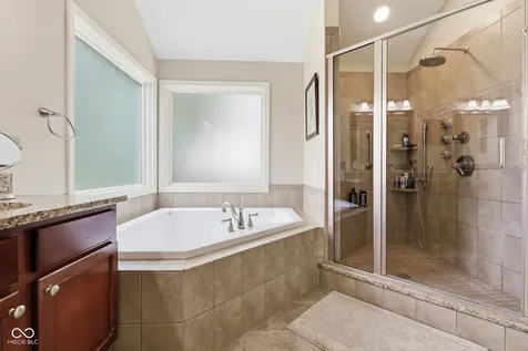2127 Corsican Circle Westfield IN 46074