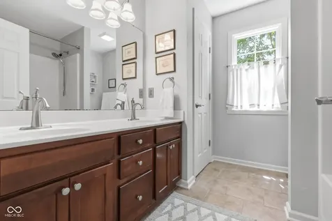 2127 Corsican Circle Westfield IN 46074