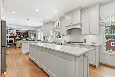 2127 Corsican Circle Westfield IN 46074