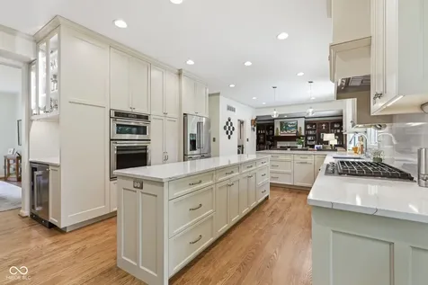2127 Corsican Circle Westfield IN 46074