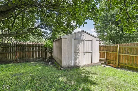 8315 Corinth Place Indianapolis IN 46227