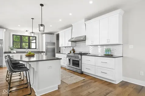 8157 Hunters Place Indianapolis IN 46236