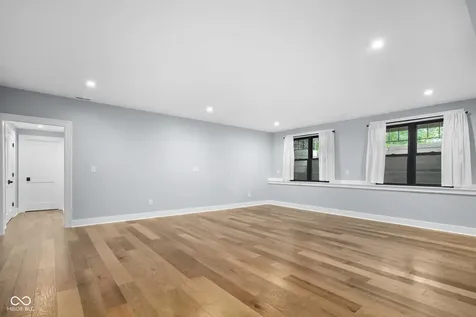 8157 Hunters Place Indianapolis IN 46236
