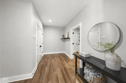 8157 Hunters Place Indianapolis IN 46236